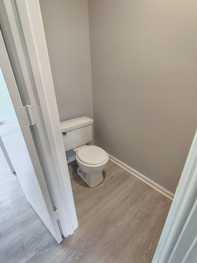 Photo - 16 Duiguid Dr