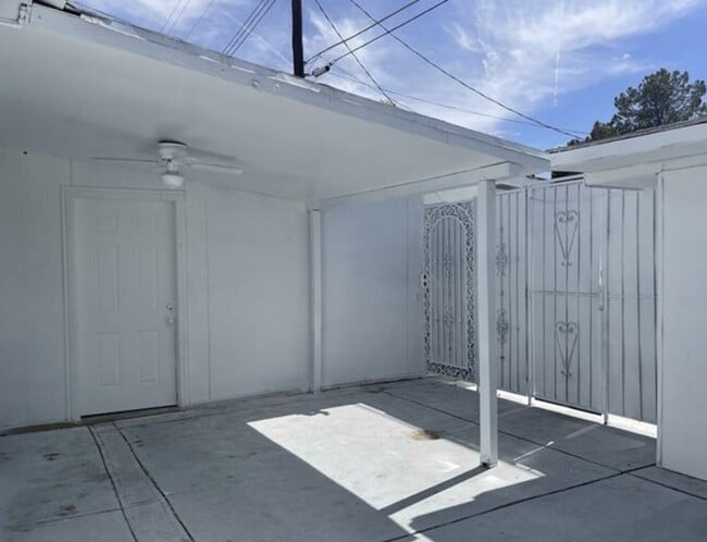 Building Photo - STUDIO NEAR AIRPORT, STRIP AND UNLV Rental