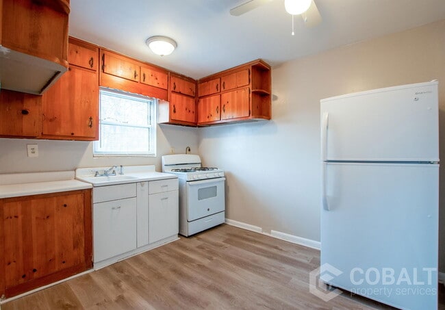 Building Photo - 954 St Charles Ave NE Unit 10