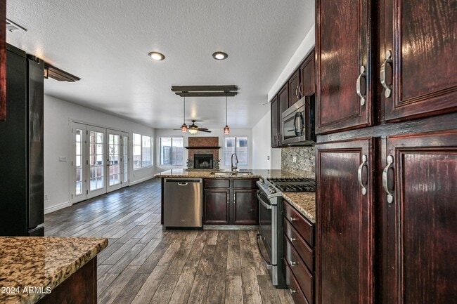 Building Photo - 1836 E Aspen Way Rental