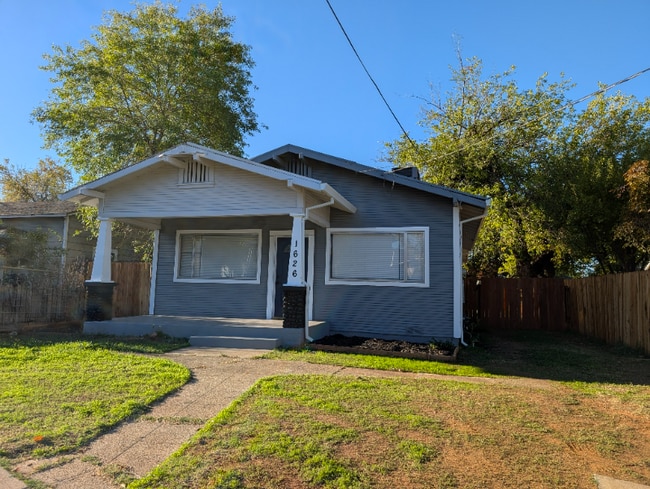 Photo - 1626 Bridge St