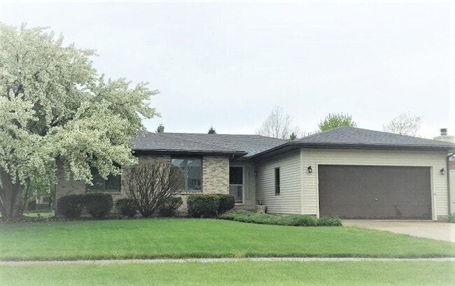 Building Photo - 416 Red Wing Ln