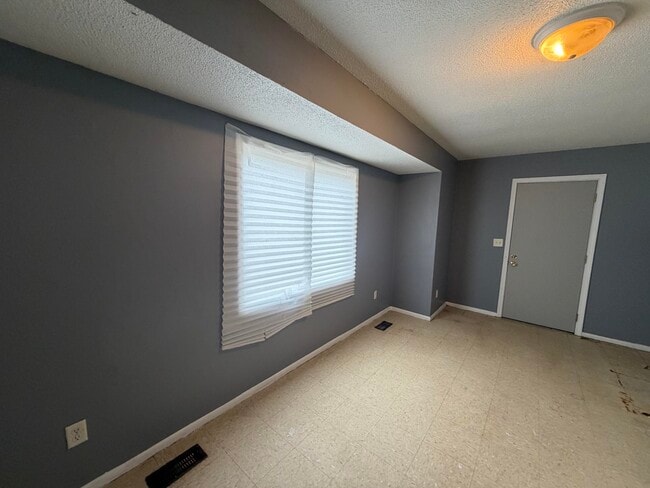 Photo - 1003 Shasta-