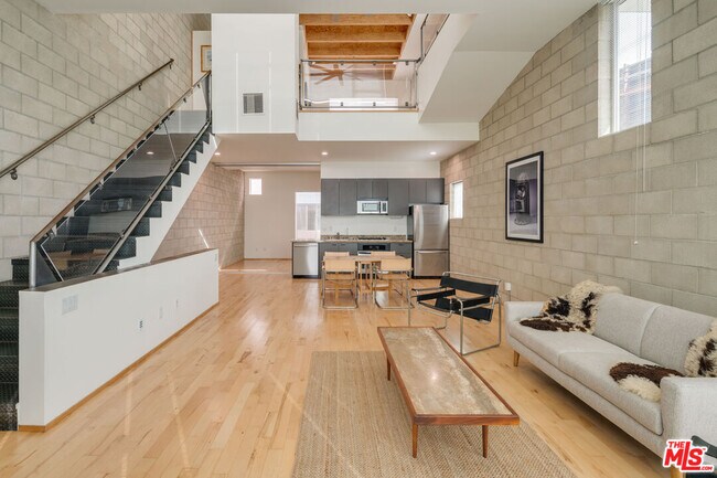 Photo - 717 Highland Ave