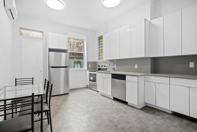 Photo - 257 W 19th St Unit SI ID1224967P