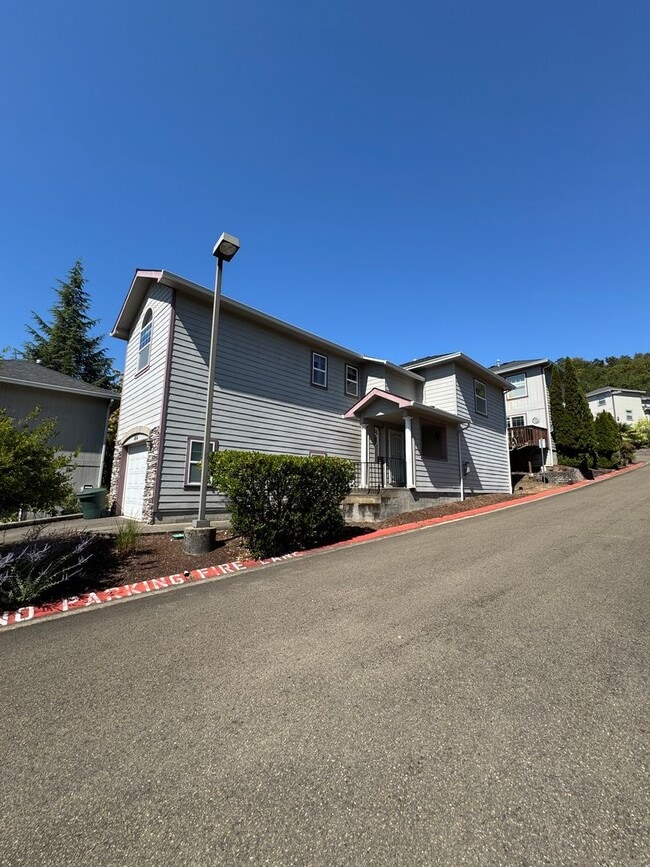 Photo - 3 Bedroom 2.5 Bath in Four Seasons HOA