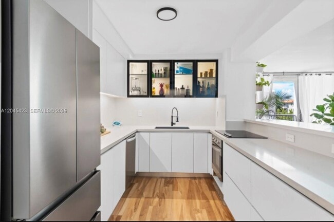 Photo - 2655 Collins Ave Unit 504