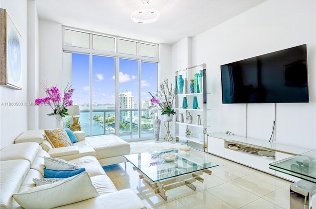 Photo - 7900 Harbor Island Dr Unidad ph 14