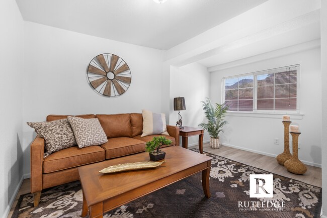 Photo - 454 Rogue River Hwy Unit 454 Rogue River Hwy - #2