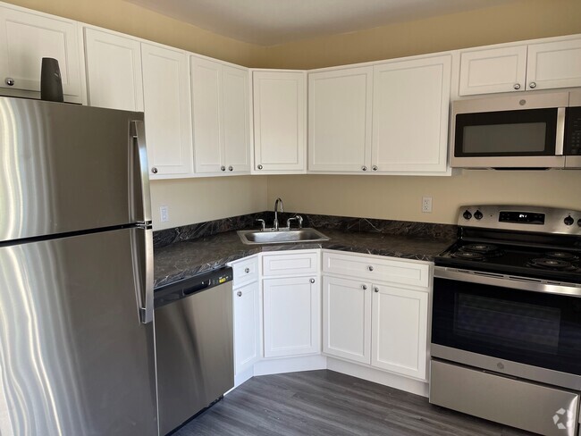 Newly renovated kitchen - The Niche at Calvert Gardens Rental