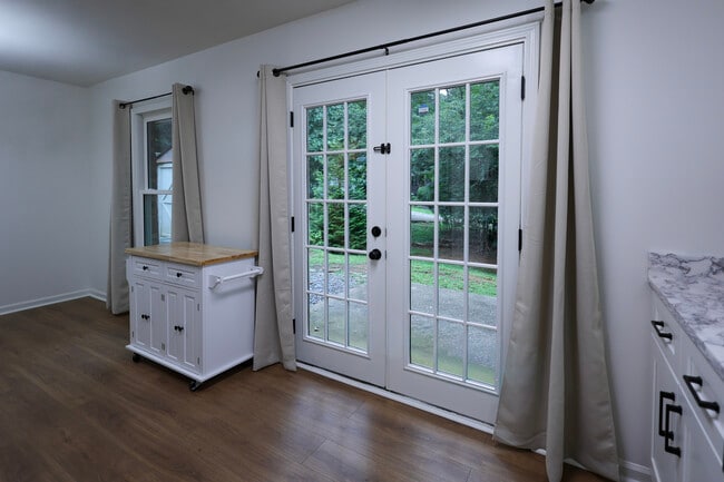 Acess Patio from Kitchen!