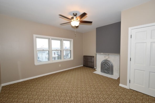 Photo - 1668 N Van Buren St Unit Upper