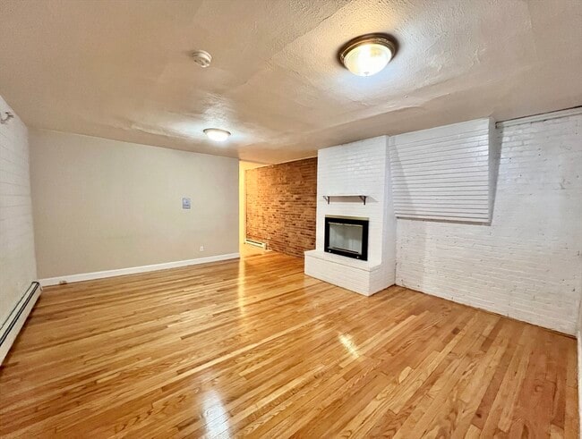 Photo - 337 Beacon St Unidad 1