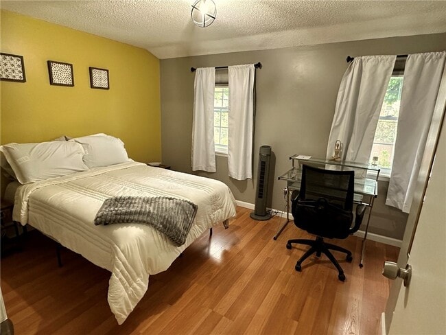 Photo - 1082 Mt Hope Ave