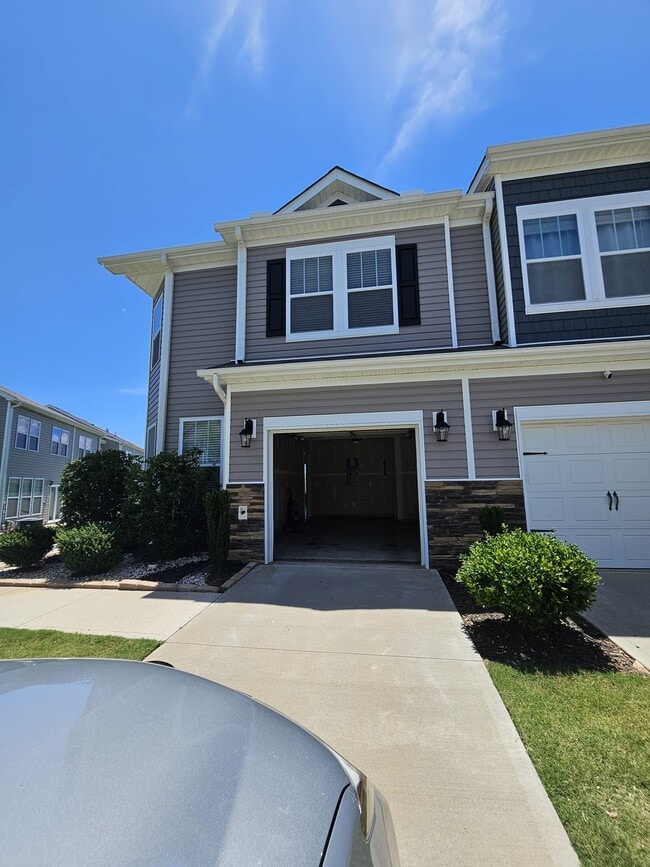 Photo - 422 Yellow Fox Rd