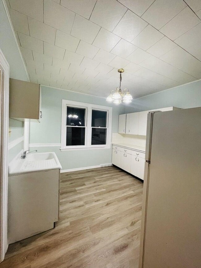 Photo - 929 Huron Ave