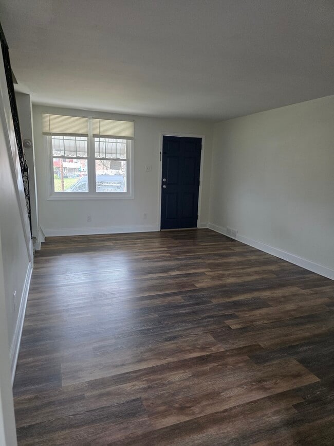 Photo - 922 Poplar Ave