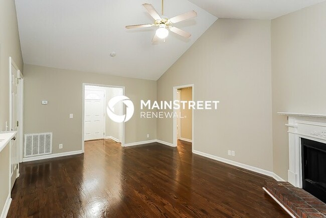 Photo - 3 Bedroom Pet-Friendly Home in NASHVILLE, TN with Main Street Renewal