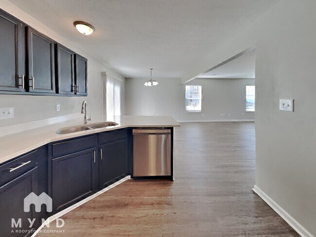 Photo - 2895 Beethoven Ave