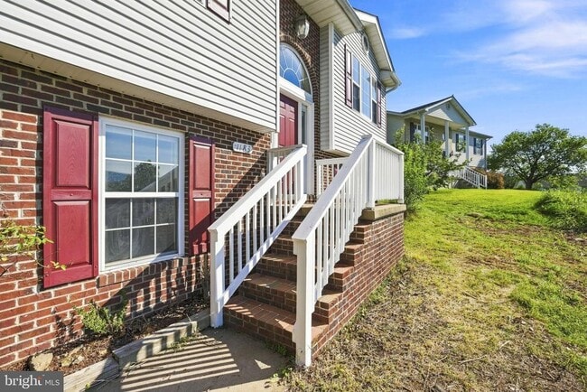 Building Photo - 1183 River Bend Ct