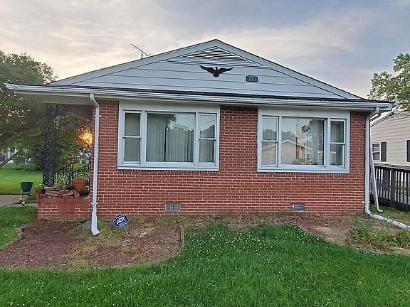 Photo - 739 Rosemont Ave