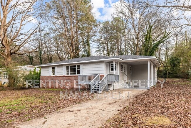 Photo - 221 Lawson Rd