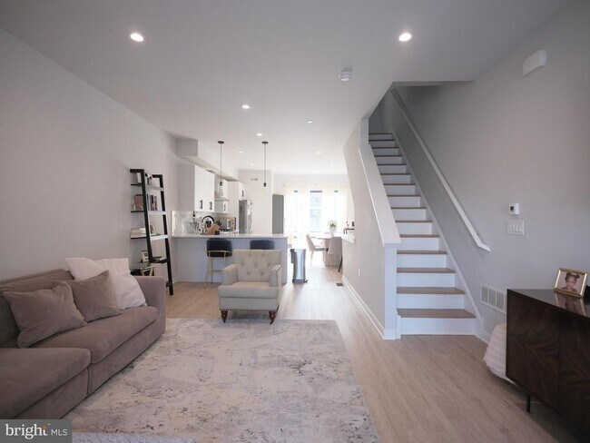 Photo - 428 Master St