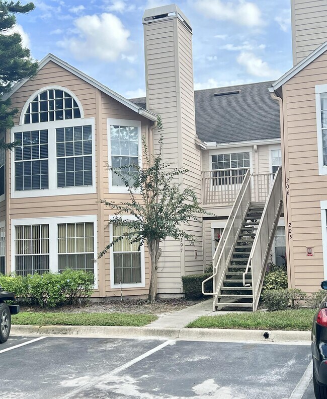 662 Youngstown Pkwy Townhome For Rent in Altamonte Springs, FL