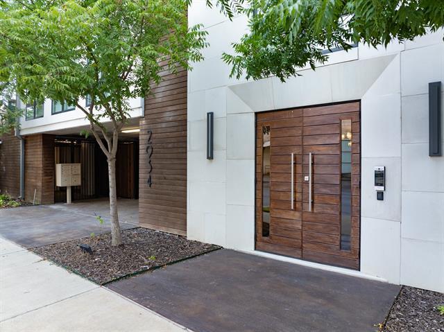 Photo - 2934 N Hall St Unidad 302