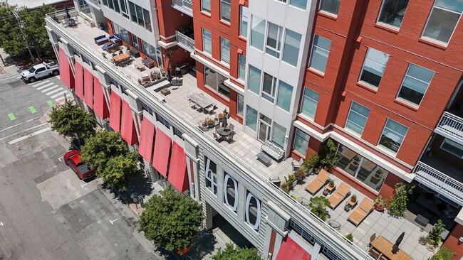 Photo - Modern 1-Bedroom with Downtown Raleigh Skyline Views Unidad 1404