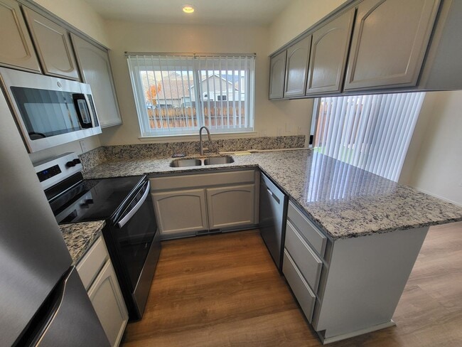 Photo - 3146 Heaton Way