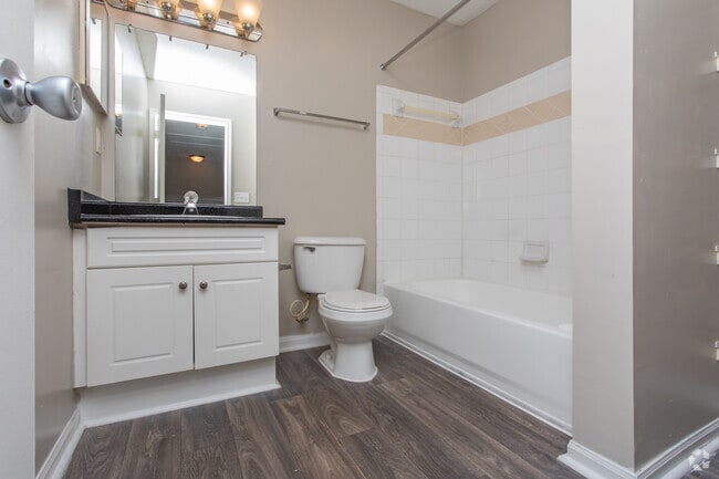 3BR, 2BA - 1502SF