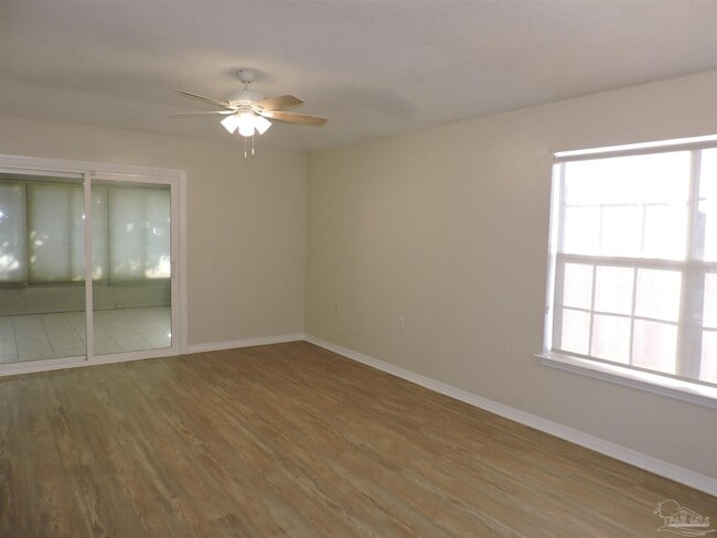 Photo - 1160 Sweetbriar St