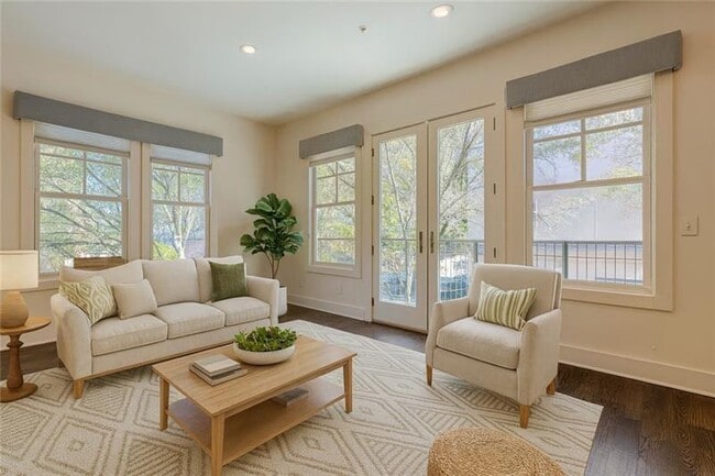 Photo - 925 Garrett St Unidad 215