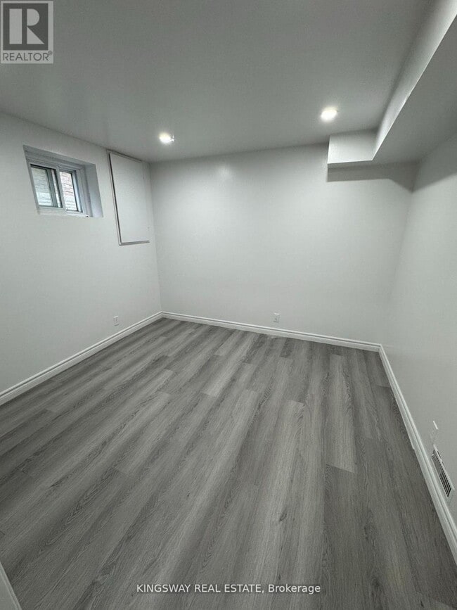 Photo - 49 Riverglen Dr