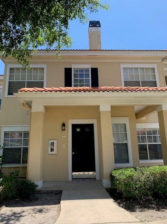 Building Photo - 2/2, 2nd floor unit in gated, Sanford community