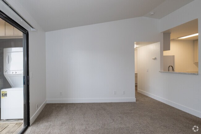 2BR, 2BA - 820SF - Living Room/ Laundry Closet - Country Glen