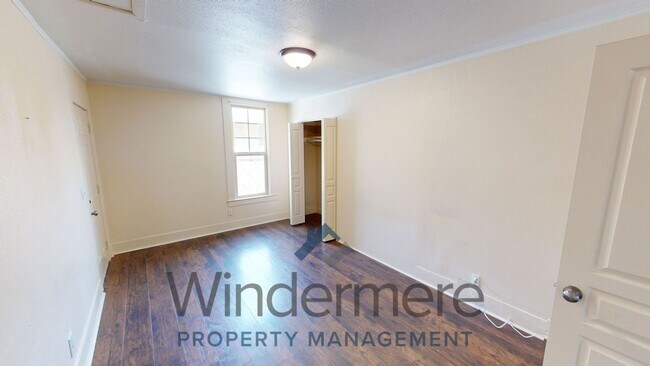 Photo - 114 N Touchet St Unit #1