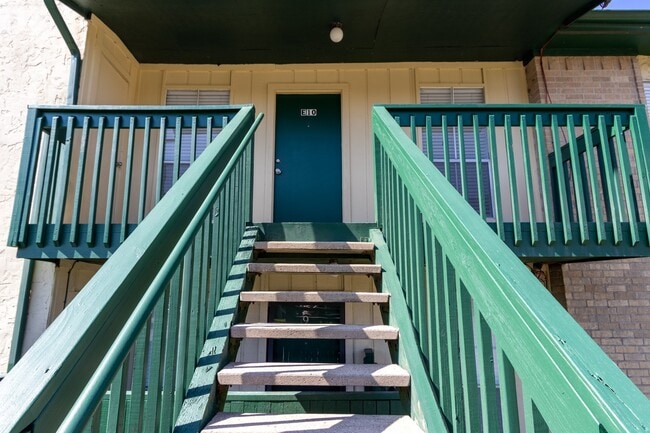 Building Photo - 1516 Bay Area Blvd