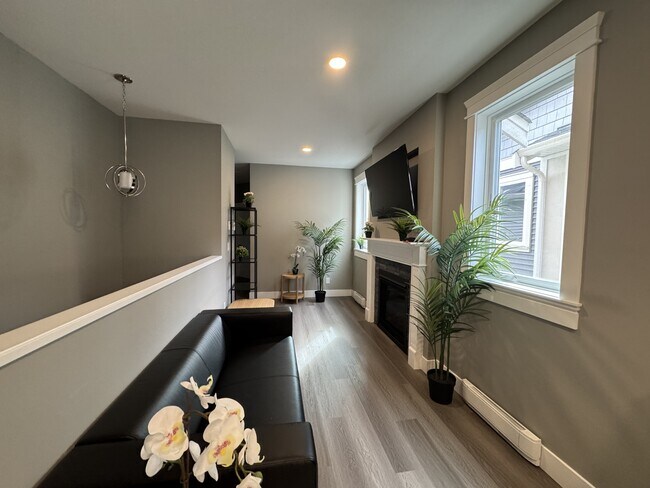 Photo - 641 Lambert Ave Unité 4