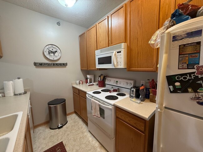 Photo - 1360 SE Florence Dr Unidad 50