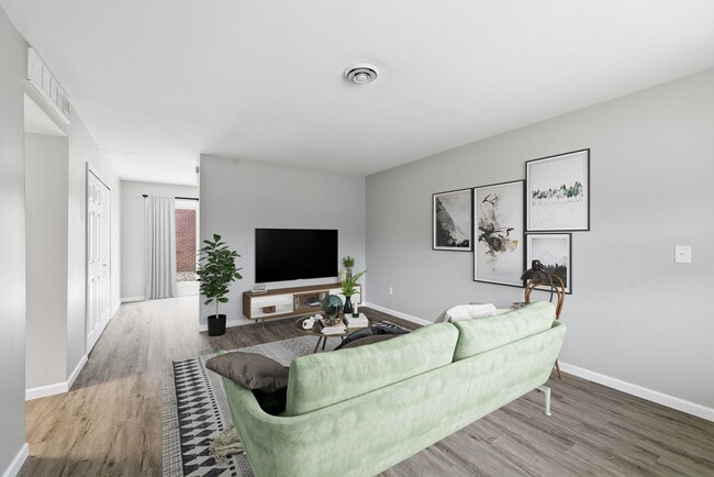 Building Photo - 84 Lasalle St Unit 3