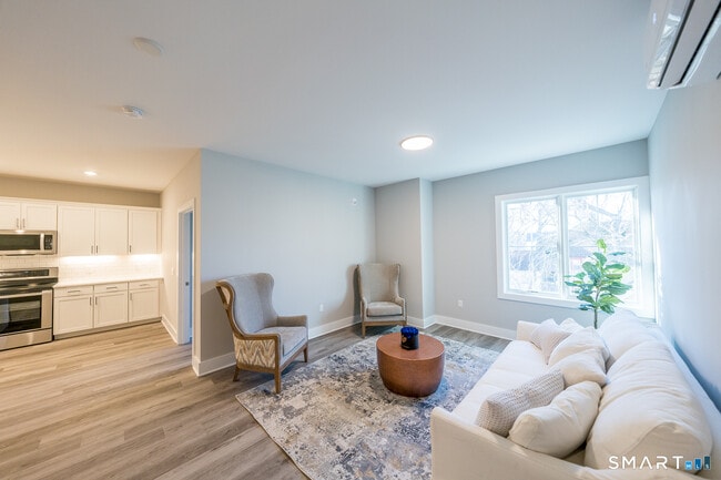 Photo - 783 Kings Hwy E Unit 103