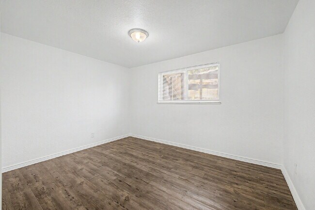 Photo - Garden Level 2 bedroom/1 bath for rent in Denver