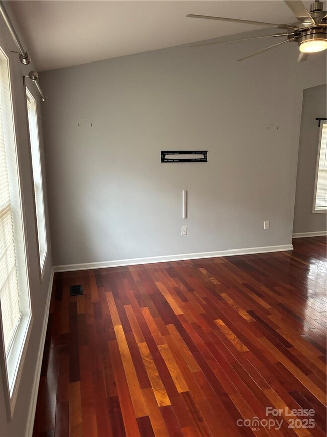 Photo - 3413 Mooring Pl