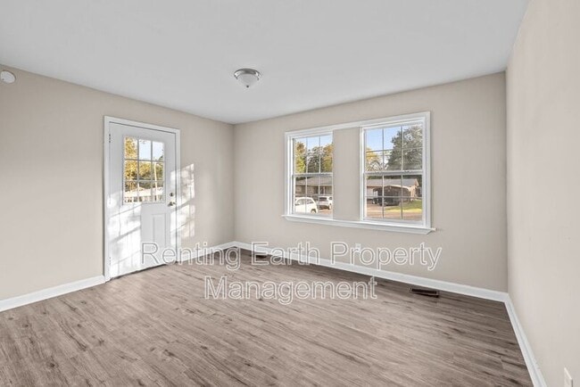 Photo - 2423 Circle Dr