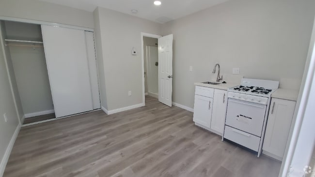 Building Photo - 21629 Cottonwood Ave Rental