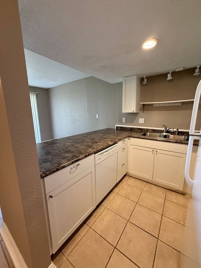 Photo - New Listing!