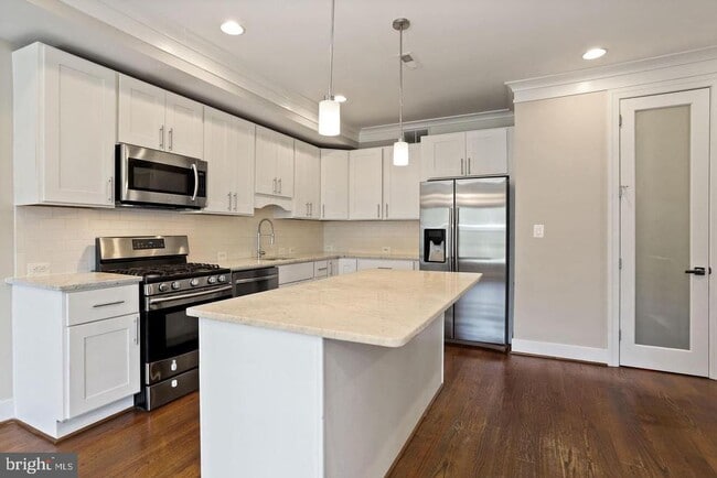 Photo - 224 R St NE