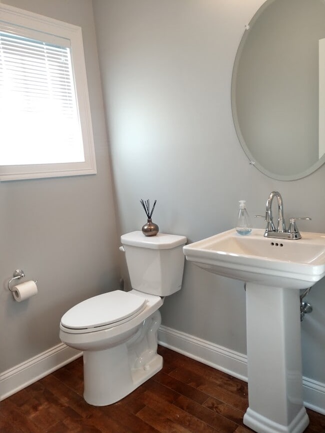 Photo - 777 N Main St